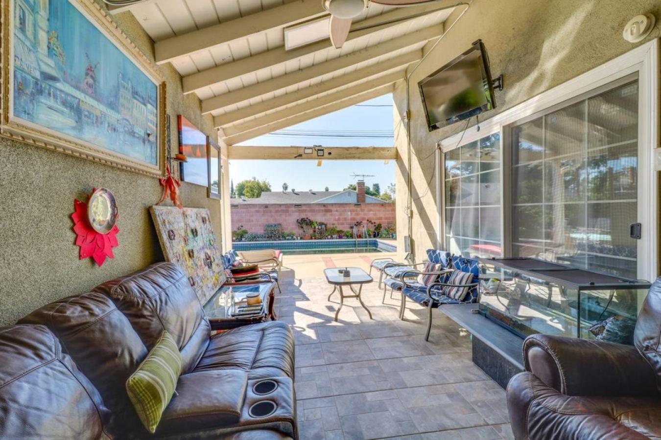 North Hills 2br And Outdoor Pool